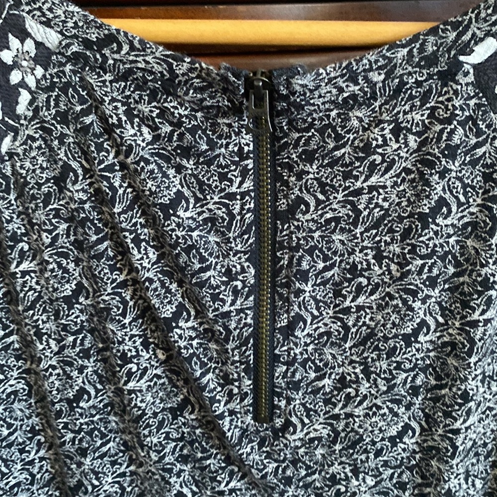 Lucky Brand T shirt - Picture 3 of 5